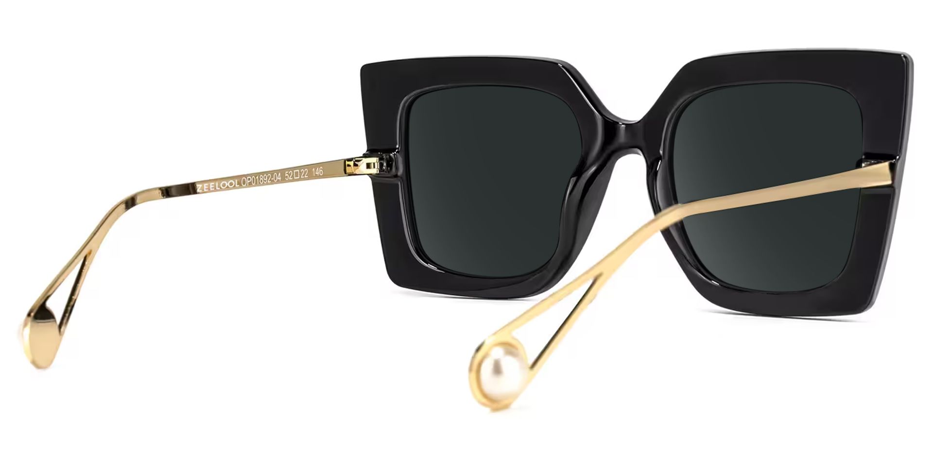 Qatar Square Black Sunglasses and Wide Frames3