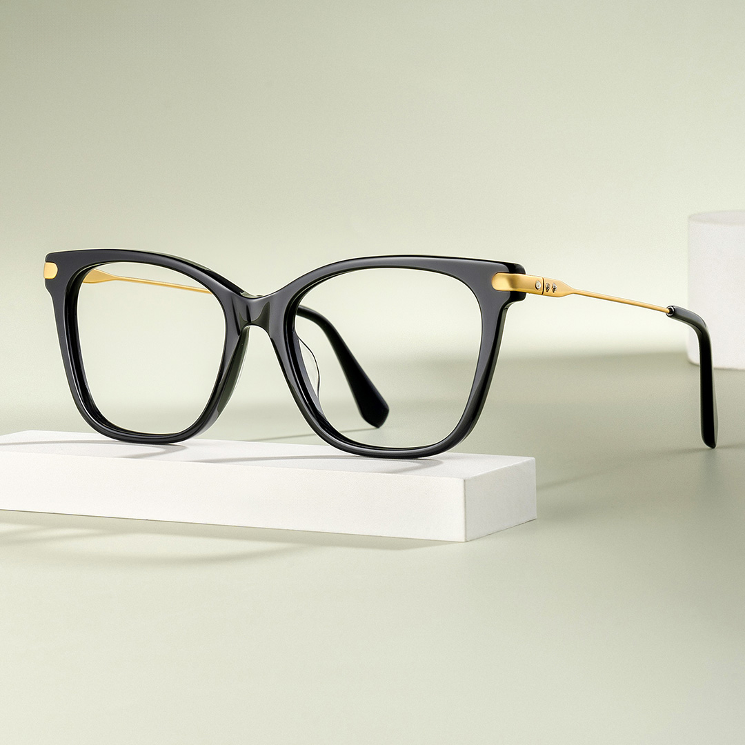 Full Frame Black Glasses With Shiny Diamonds0