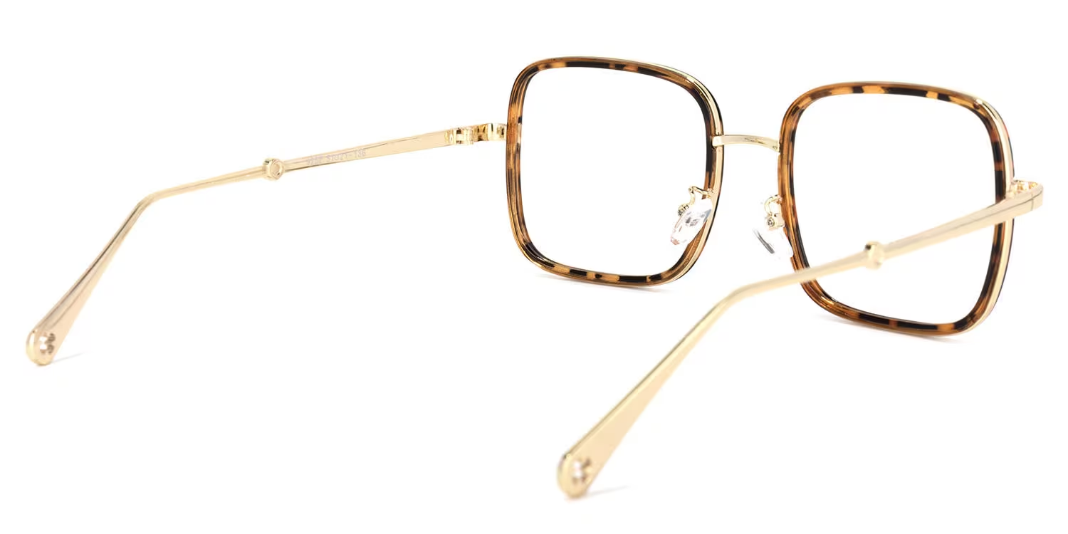 Ozzy Square Crystal Glasses | ZEELOOL UK4