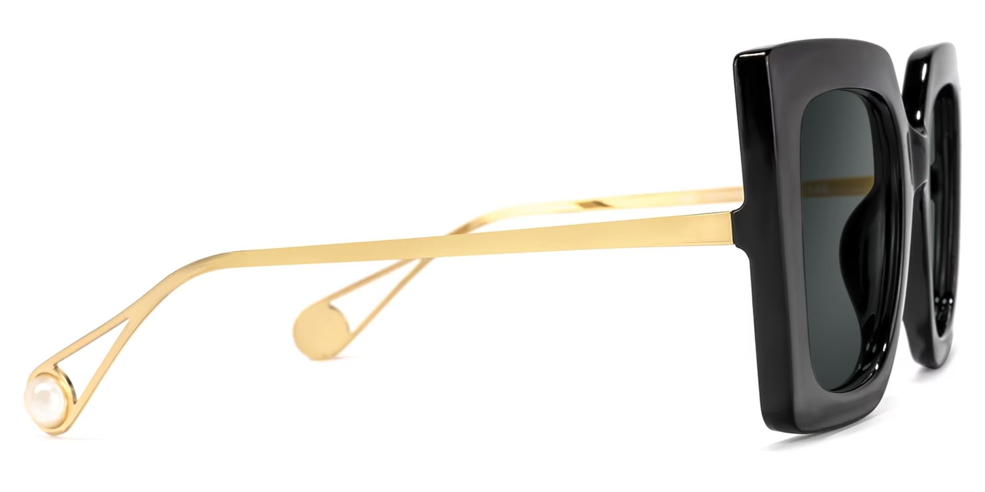 Qatar Square Black Sunglasses and Wide Frames2