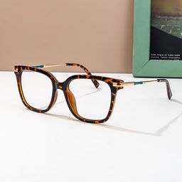 Jacqui Tortoise Rectangle Glasses4