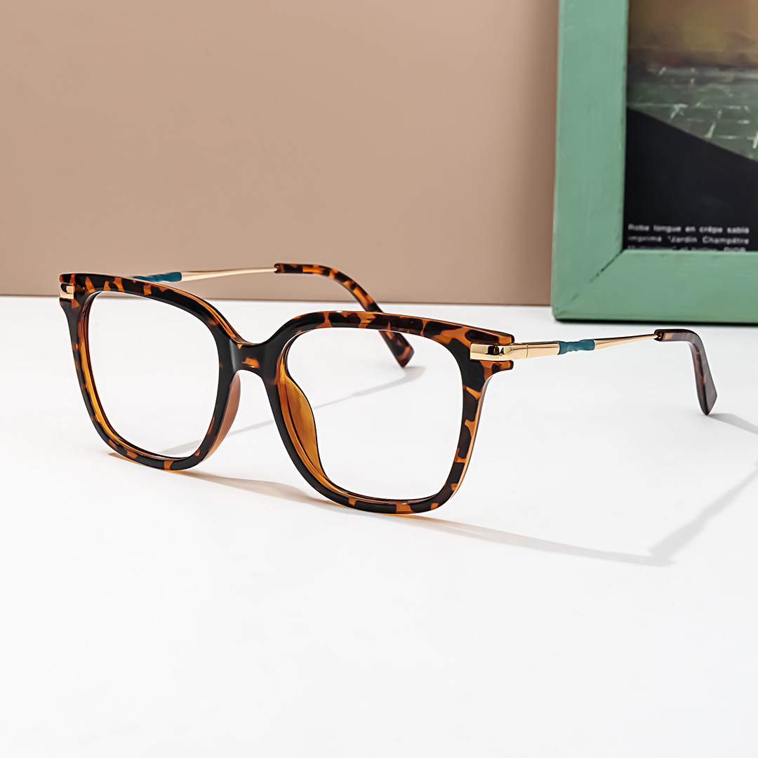 Jacqui Square Tortoise Glasses4