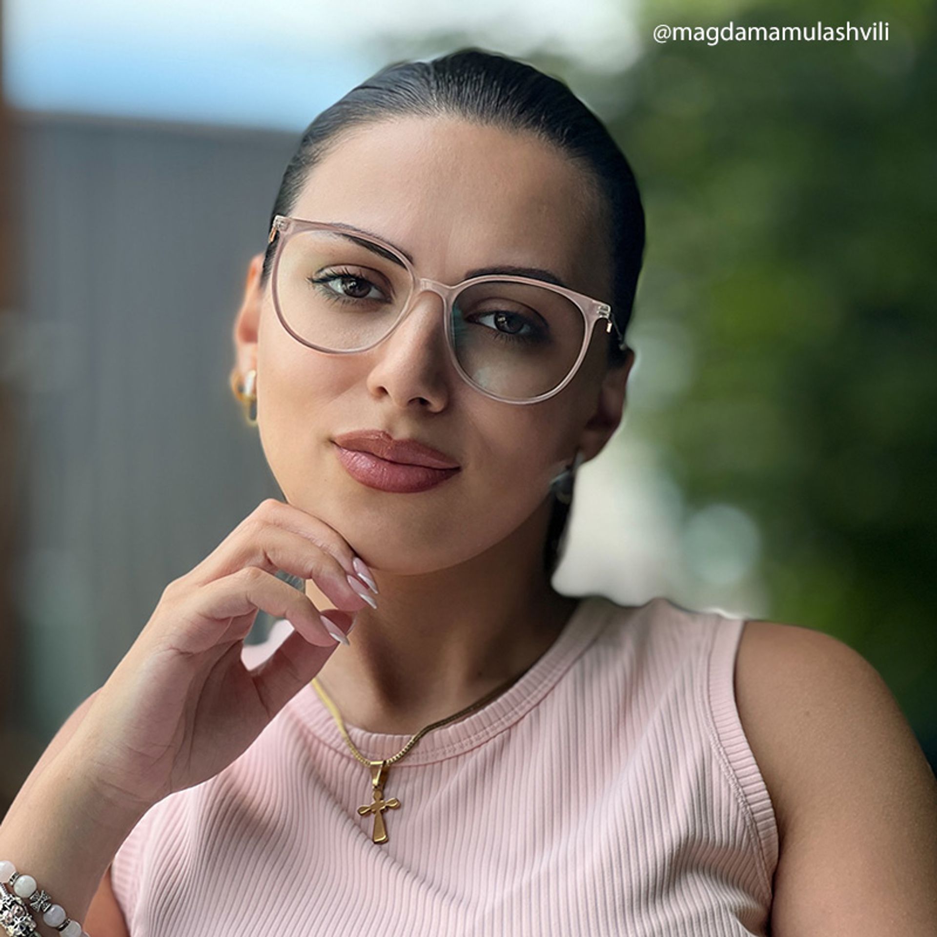 Chanty Round Pink Eyeglasses and Thin Frames5