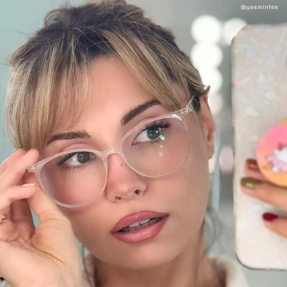 Chanty Round Pink Eyeglasses and Thin Frames6