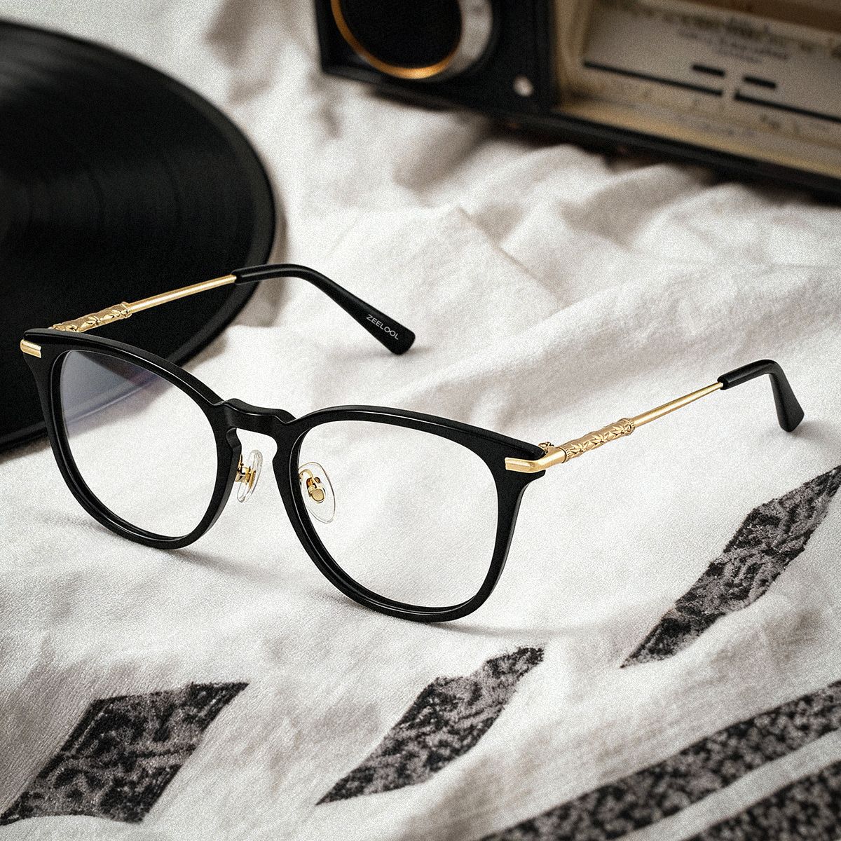 Laura Black Frame Glasses with Square Frame Online | ZEELOOL0