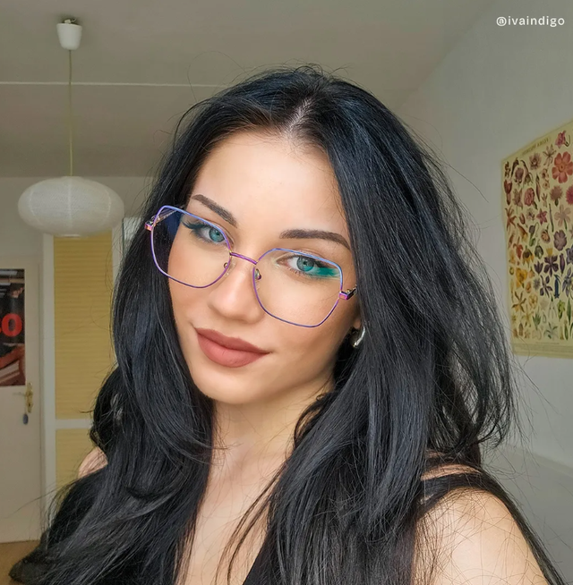 Billie Geometric Iridescent Glasses hover