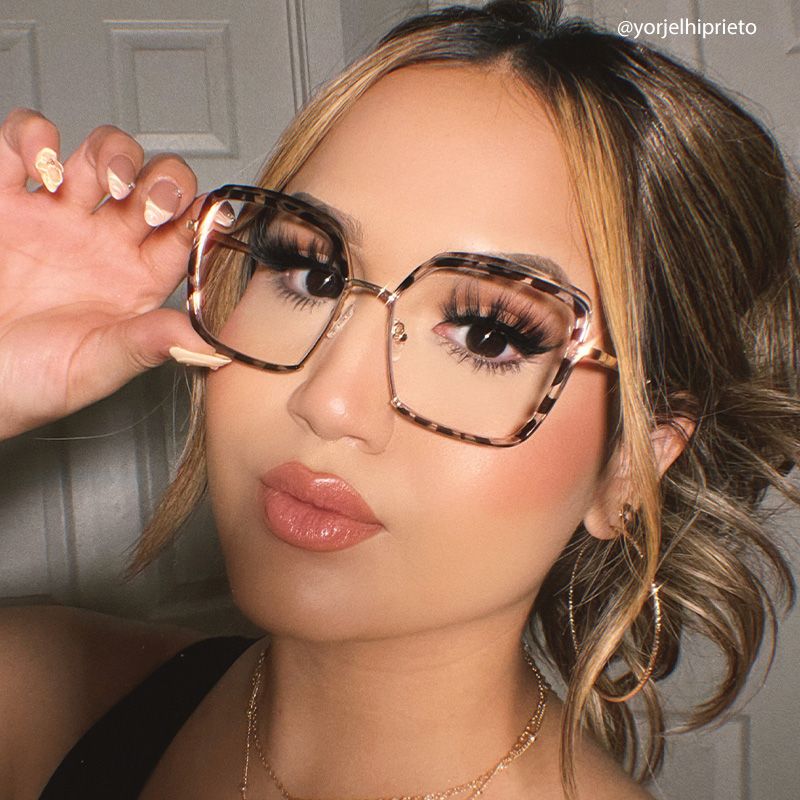 Cordaro Square Clear Tortoise Shell Glasses with Nose Pads10