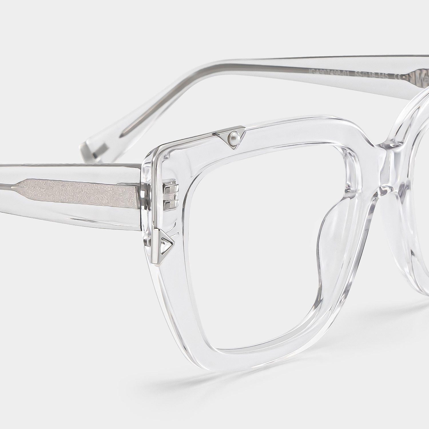 A clear, oversized frame that's playful and chic.5