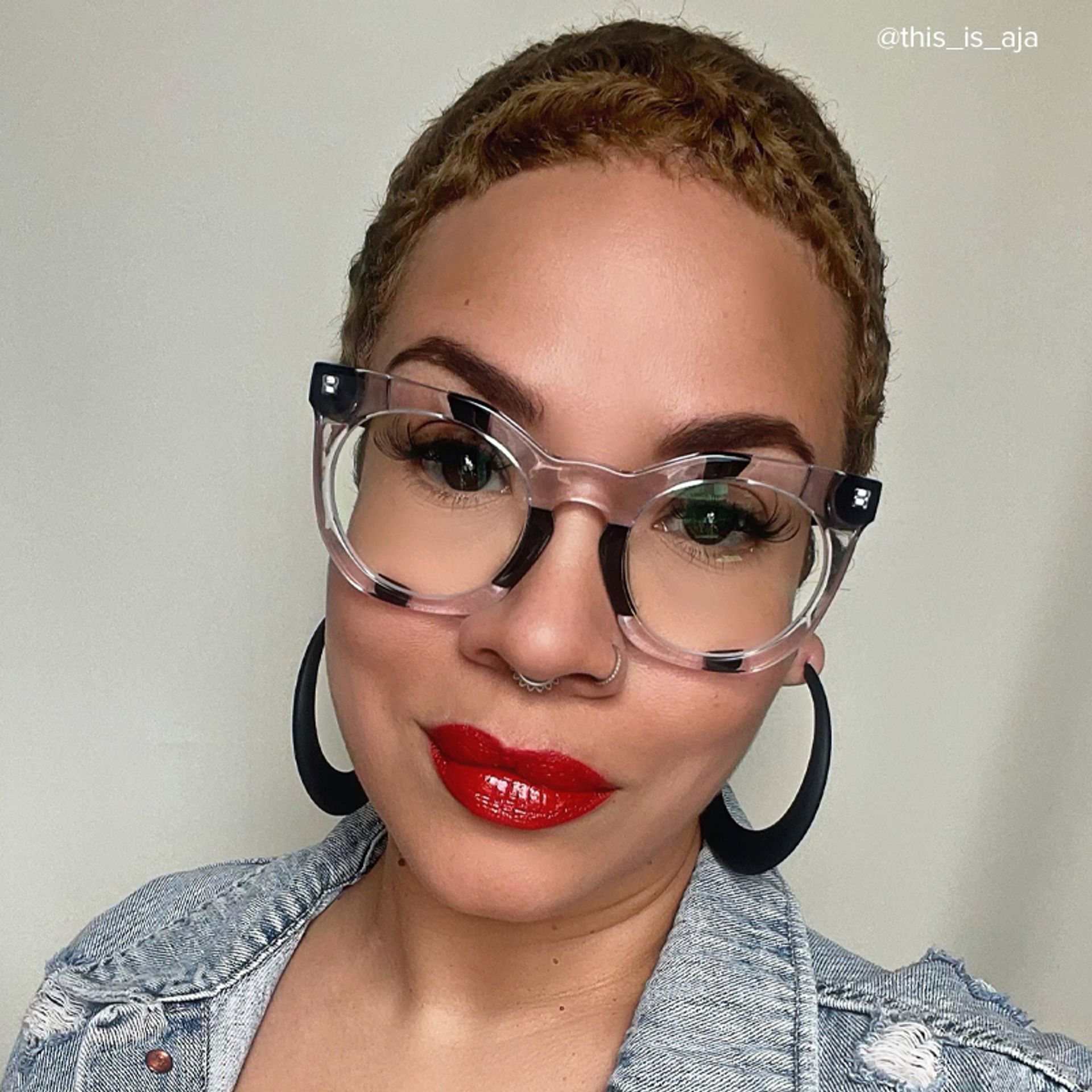 Leisa Round Black-Clear Glasses4