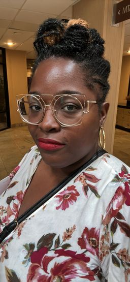 These are my most complimented pair of glasses. They are extremely com0