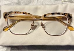 This glasses match with all my fall outfits!0