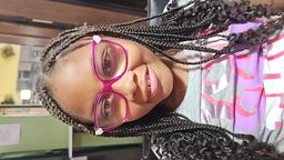 just lovely the color is very vibrant! it fits well and comfortable 😌1