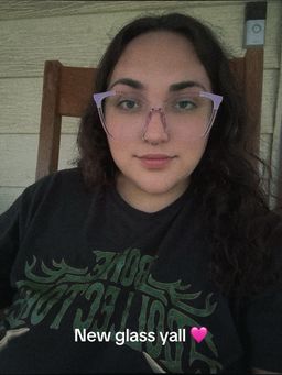 I love how big the frames are. these are by far my fav pair that I’ve 1