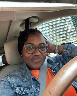 beautiful frame that goes great with EVERYTHING!0