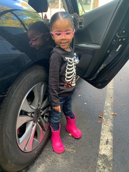 Her first pair of glasses and she loves them they’re super cute !!!1