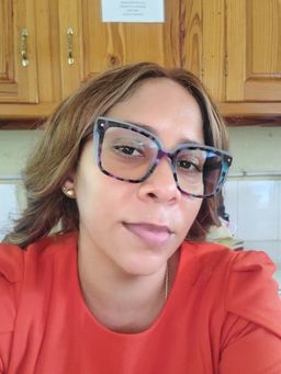 These glasses are beautiful,  they fit nice and are quite fashionable.0