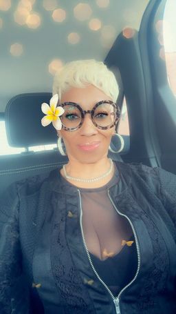 I Love these glasses & all of my glasses from Zeelool!2