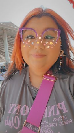 the colors are bright and it's a cute design1