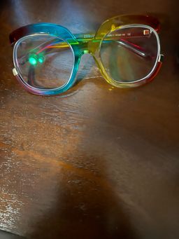 I love them, I have about 4 pairs of these. Everything was perfect; si0