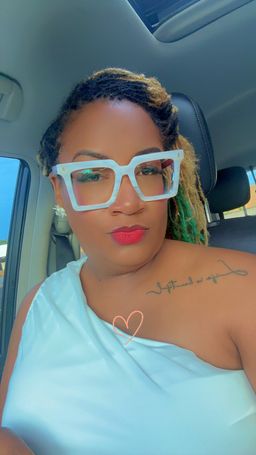 Quality : Love everything about this frame!! 🤍
Size : Perfect size! N0