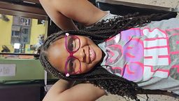 just lovely the color is very vibrant! it fits well and comfortable 😌0