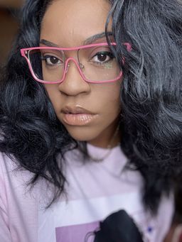 love the design of the frame, very comfortable and light. The perfect 2