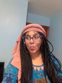 adds a cute little pop of color to all my pairs0