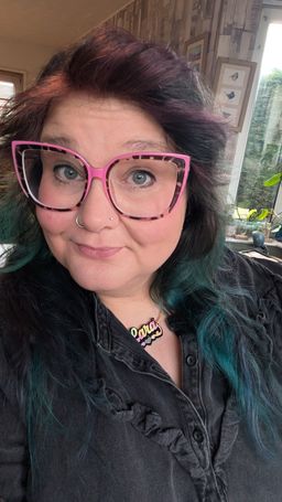 Vivid colours and beautiful shape. Got loads of compliments.0