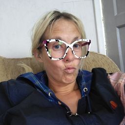 There just the snazziest glasses going!! Real head turner and you know1