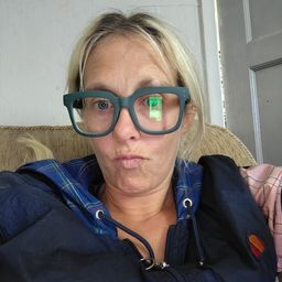 Lovely glasses,i love buying these and these are more my serious/ ear 0