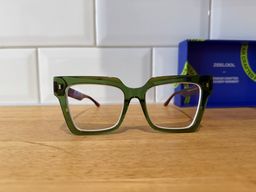 Nice beautiful glasses. There is a slight sitting but just need to adj1