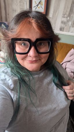 Very bold statement glasses. I love them.0