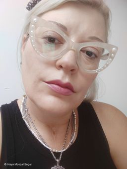 amazingly beautifull vintage frame, the details are amazing -the subti1
