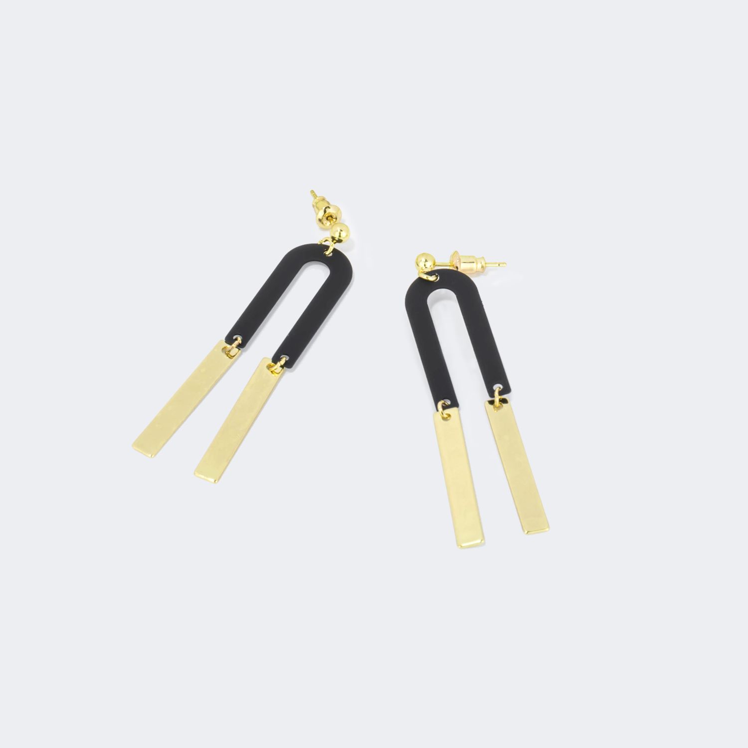 Stylish Arch Black-Gold Earrings | ZEELOOL UK0