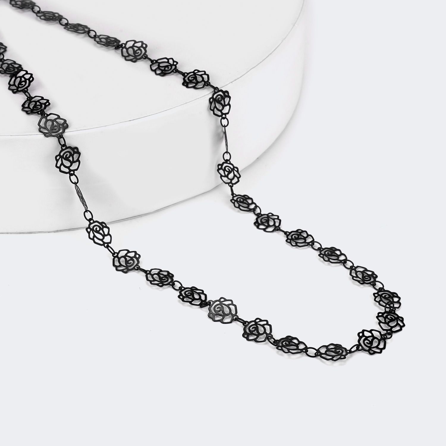Distinctive Black Flower Shape Chains | ZEELOOL UK0