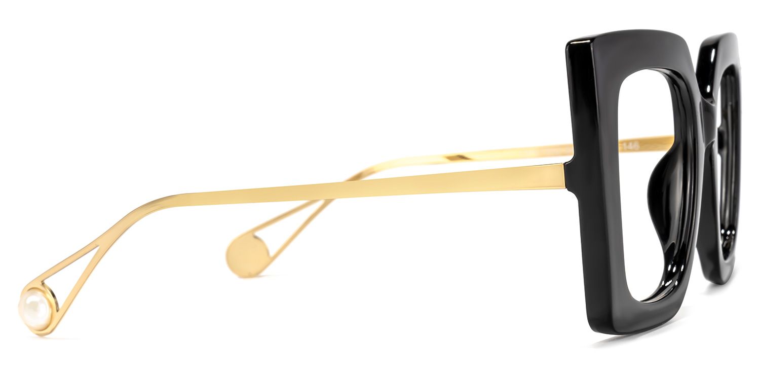 Qatar Square Black Eyeglasses and Wide Frames2