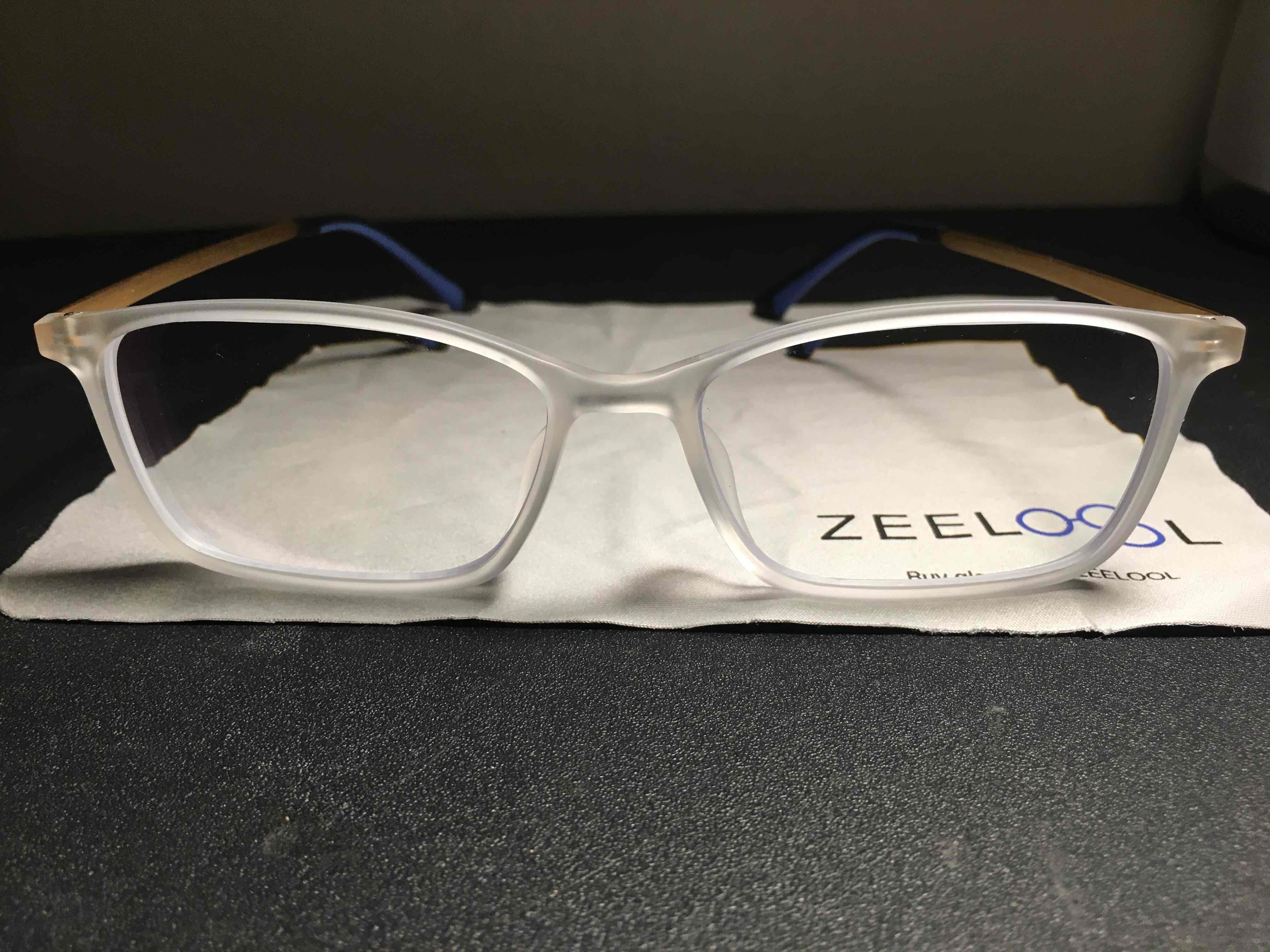 ¡Saludos! Me llegaron en perfecta condiciones los espejuelos y más los0