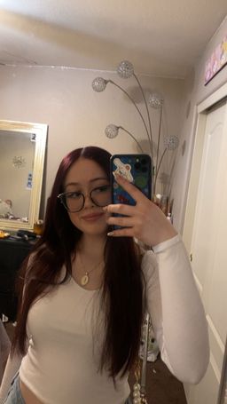 I’ve always wanted big glasses but I’ve had no luck without the glasse0