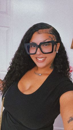 perfect baddie glasses! perfect block shaped glasses! my favorite glas2