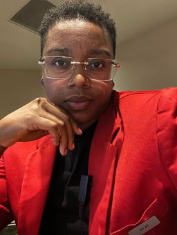 Great everyday glasses. I can wear them out or to work. I love the de2