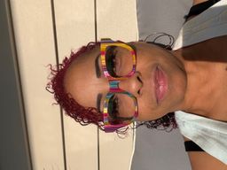 Absolutely in love with my new frames! They're bold, colorful, lightwe0