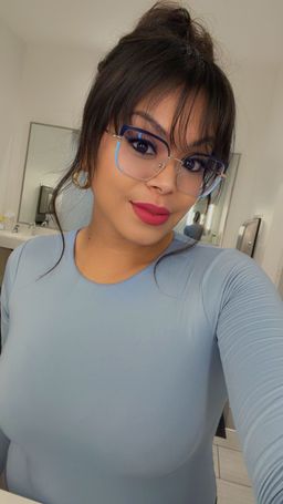 I love to match my glasses to my outfits for an extra touch and Zeeloo0