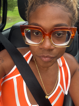 I love big glasses. I have become obsessed with this site.0