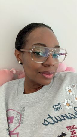 Quality : Nice quality frames; love the color scheme and they don’t fe0