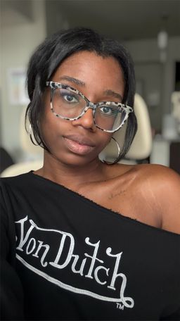 I love these glasses. They look so nice against my skin tone. I get so1